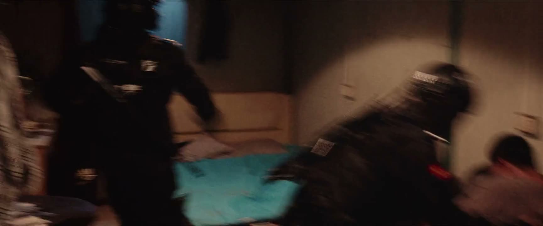 别动 警察