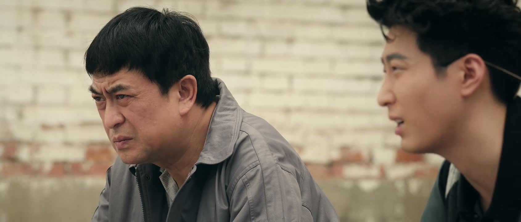 他跟你比不了 差远了