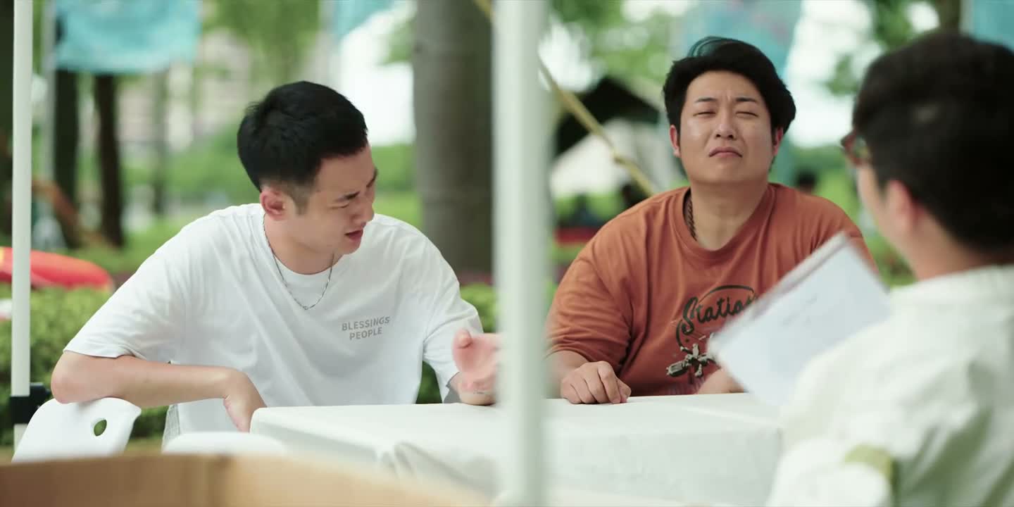 你让大一的新生干就行