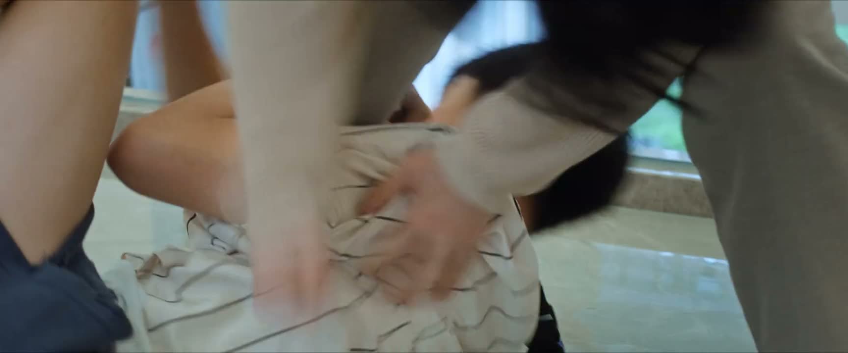 我死也不放 放手 放手 松开我
