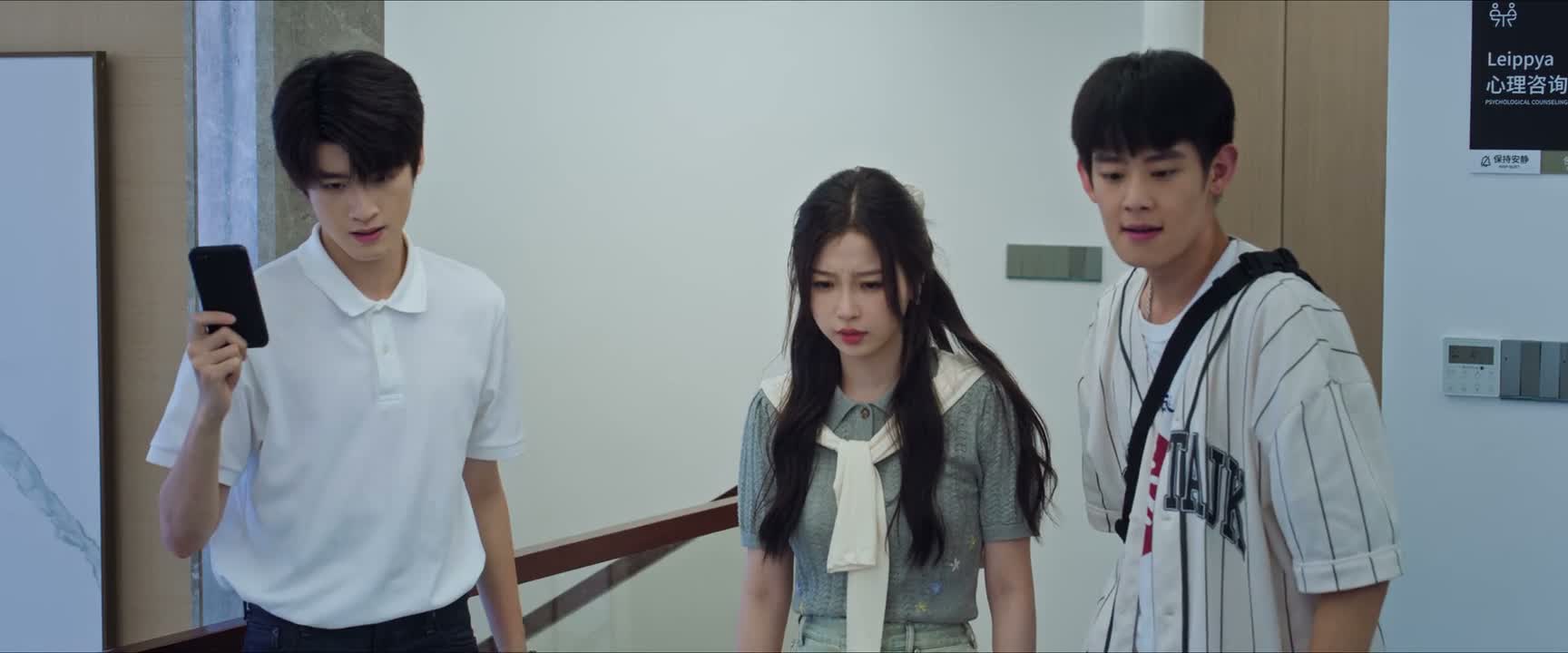 像她这样水性杨花的女人 也值得你们这么付出