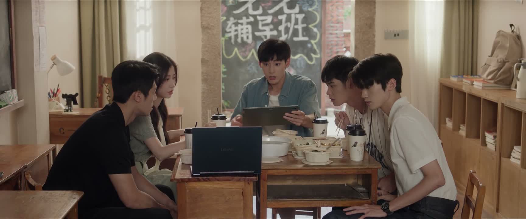 这动作跟监控视频里的一模一样