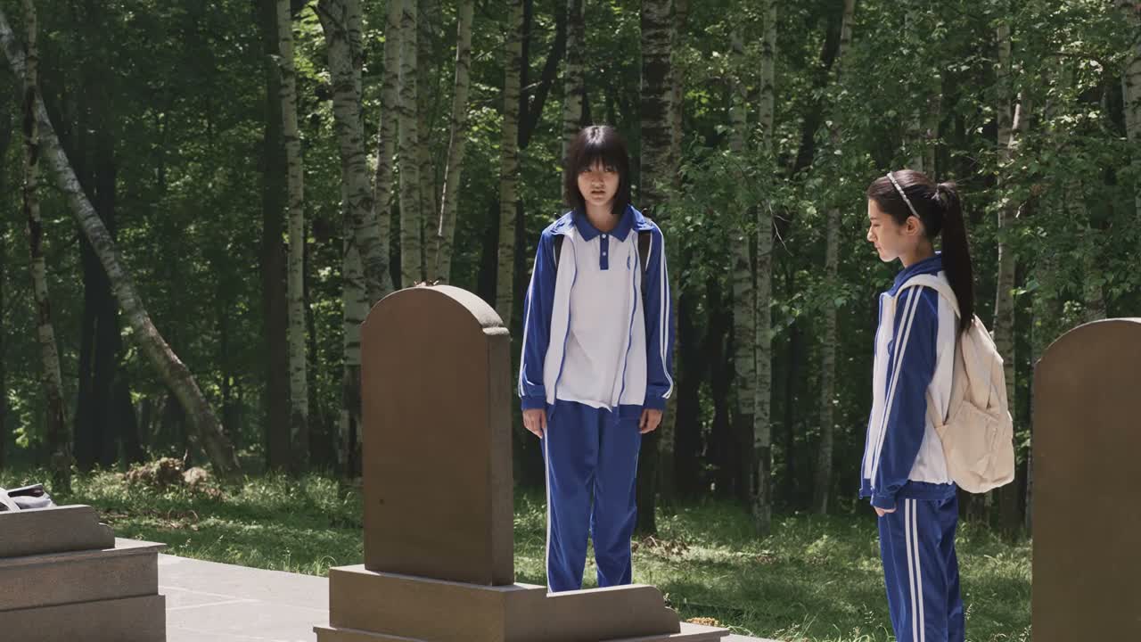 她才十二岁就死了
