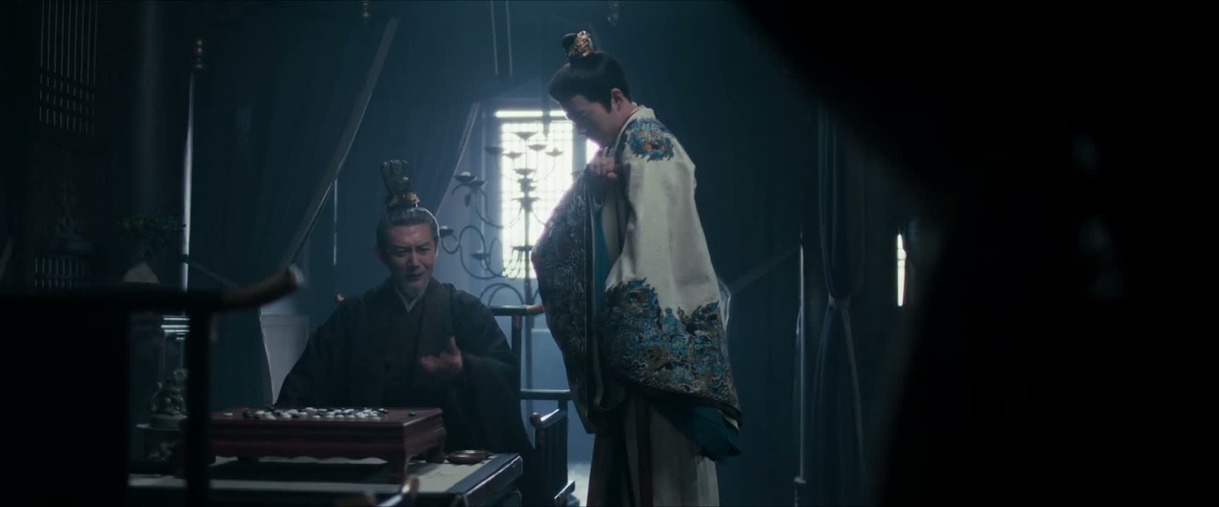 偏偏一再地抵消