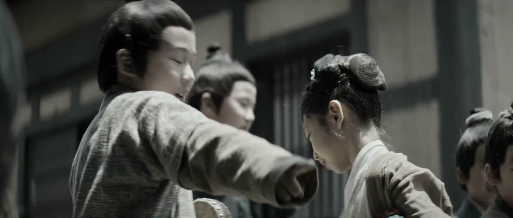 又将我扔进了河里