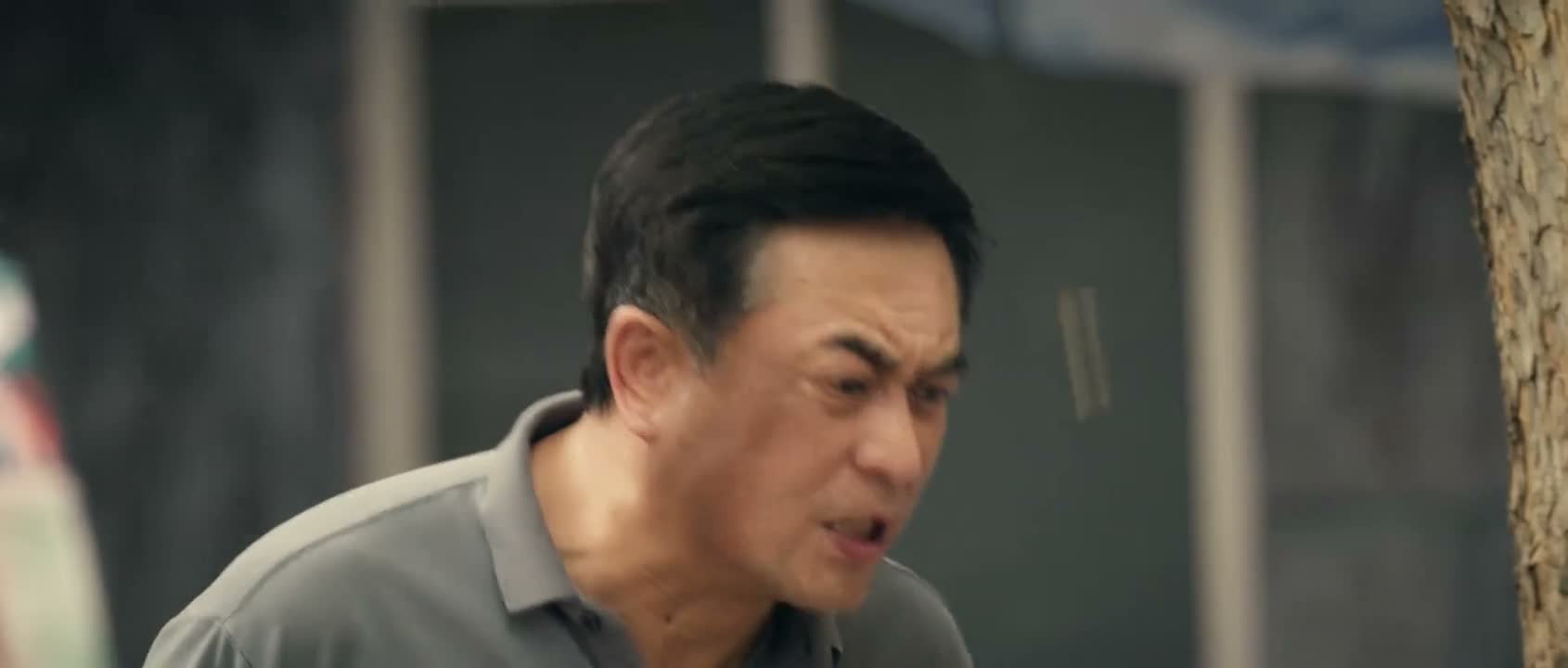 你撒泡尿把自己照一下