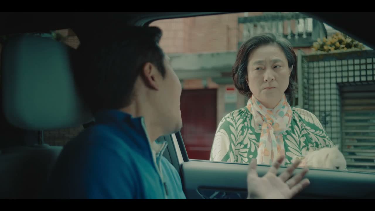 我刚刚差点认不出是你耶