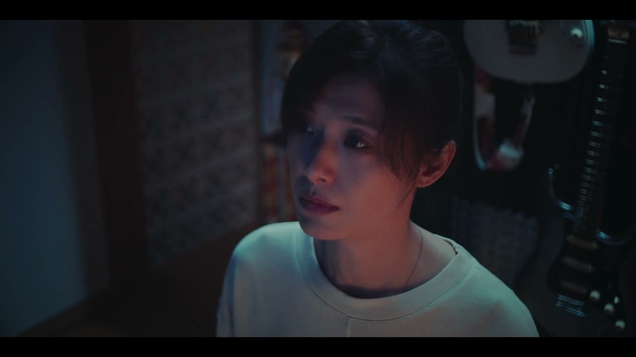 现在我想要唱给她听
