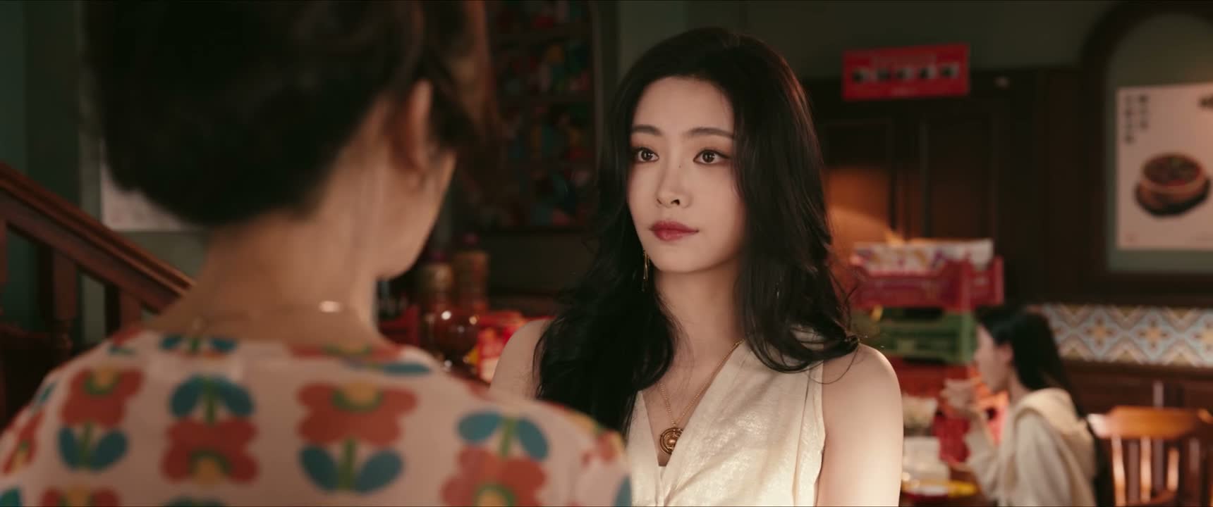麻烦让一下 小心烫