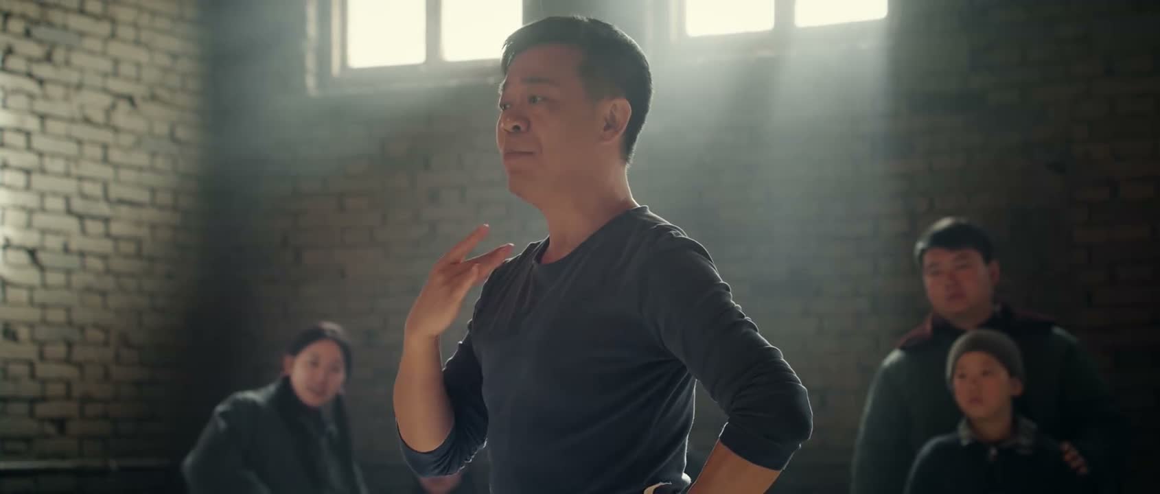 松肩 拔背 领颈 提顶