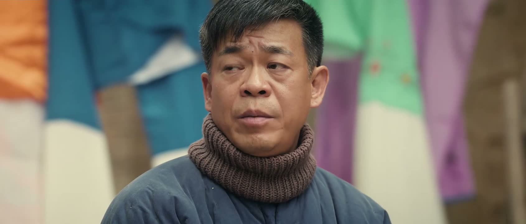 戏没排出来 溅了一身屎