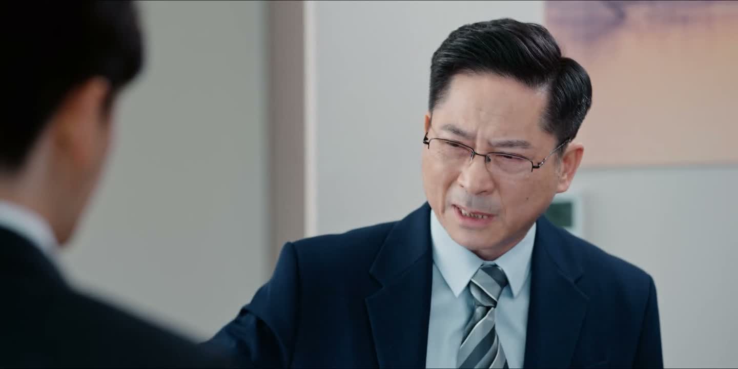 你现在马上回去把事情摆平了