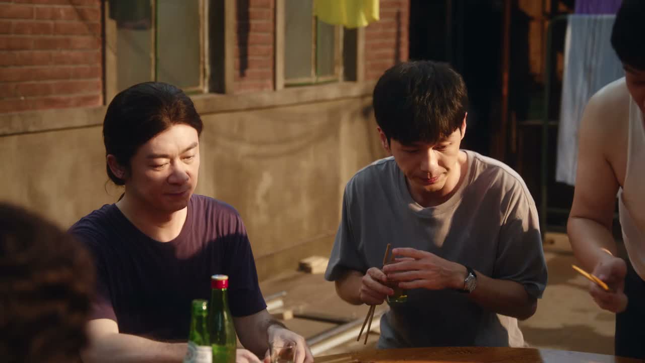 没打扰你们聚会吧