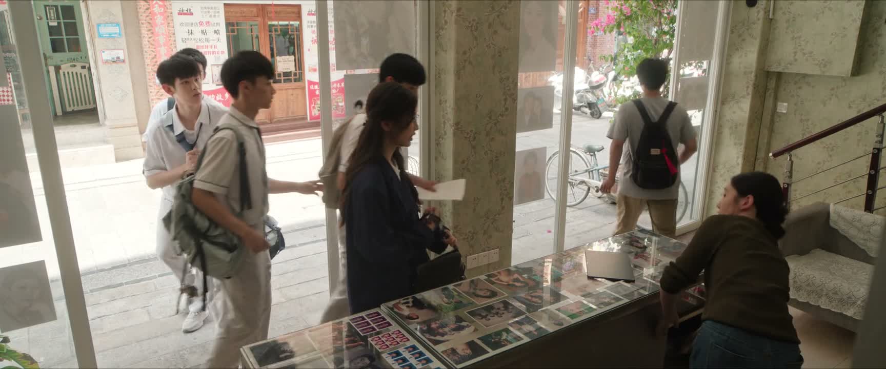 你好 你好 你好 请问一下
