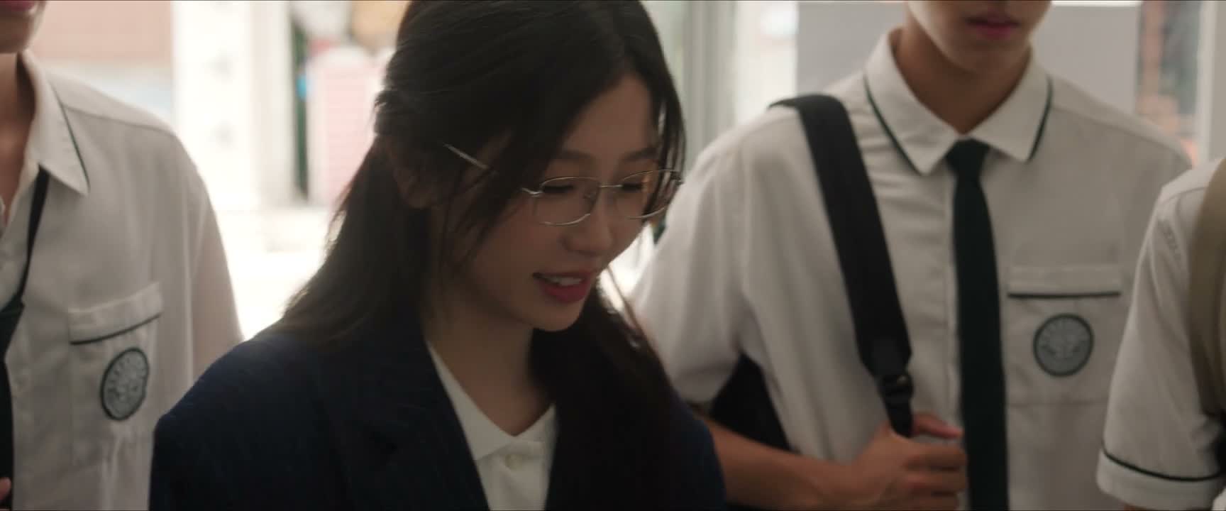 小姐姐 能不能麻烦请您帮我们查一下