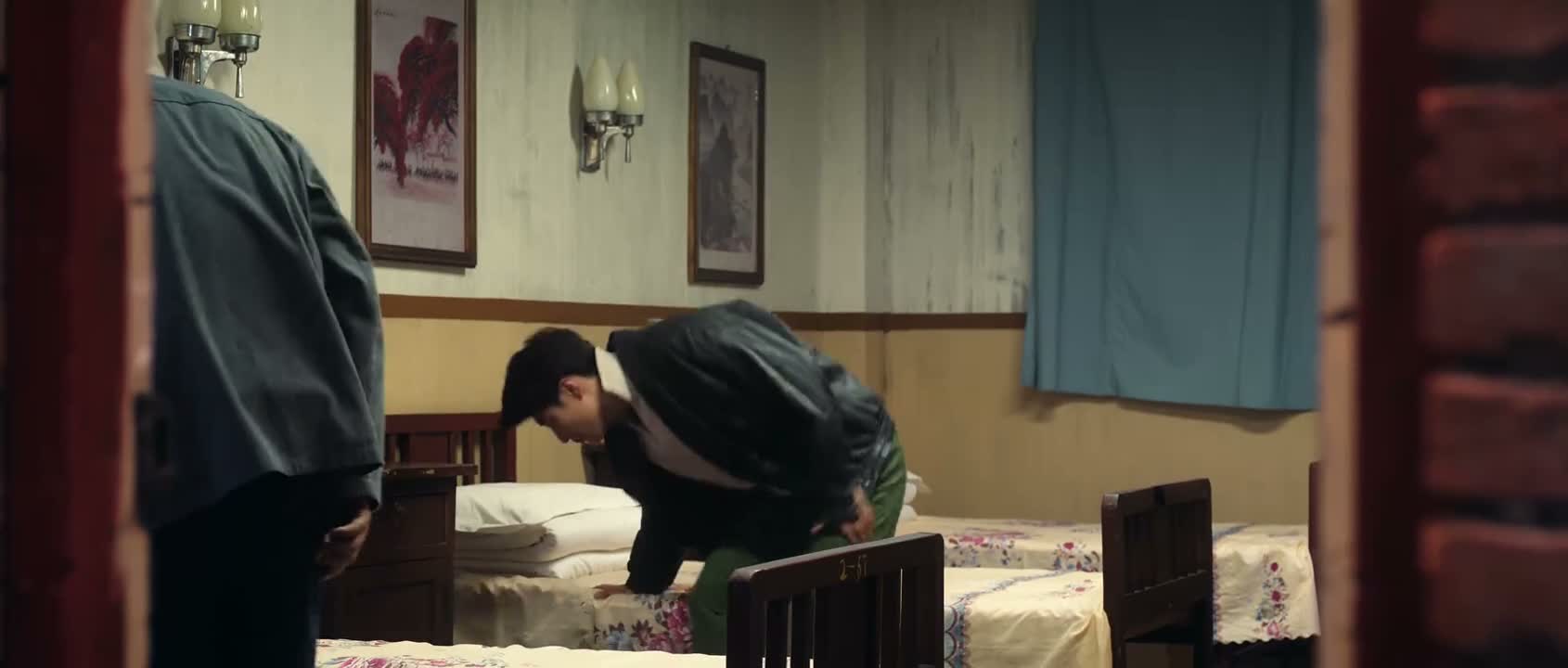 屁股上带钩子