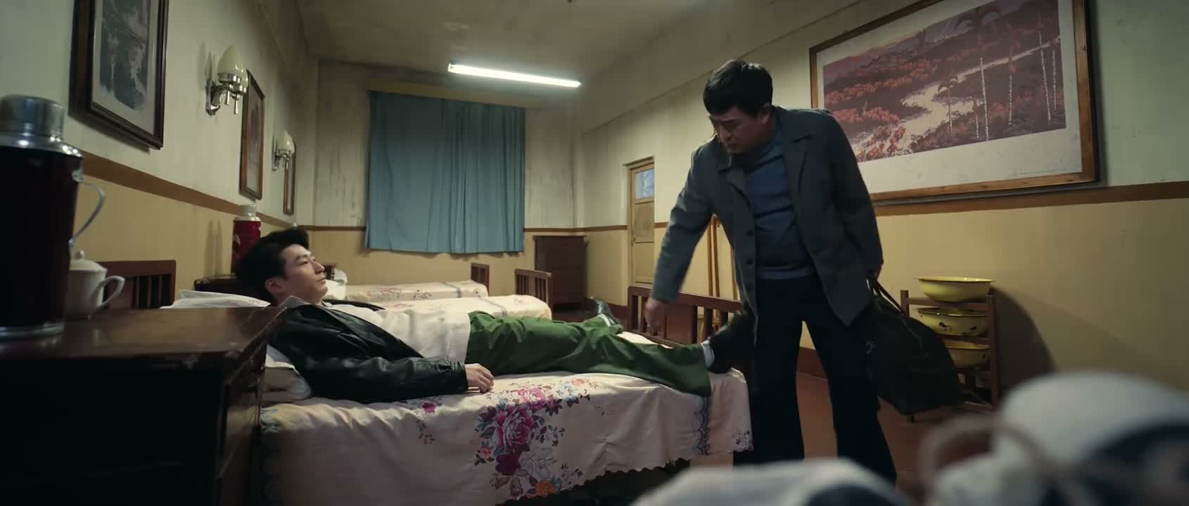 睡过去 我睡这儿 咋嘛