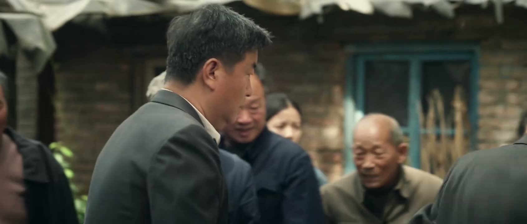 小王 把锁捡上
