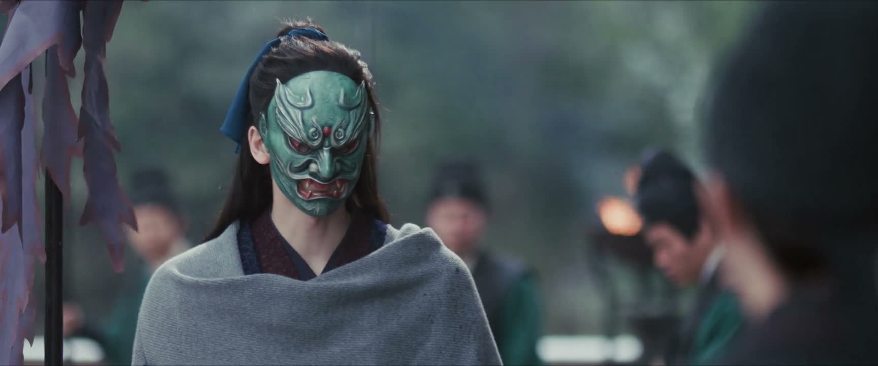戴红飘带的都是假衙役