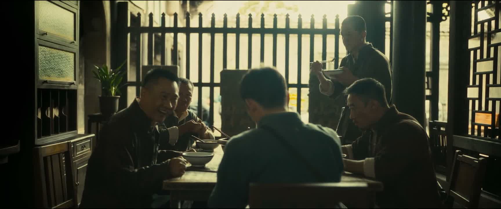 是不是 打 不光打 还要跟附近的乡镇
