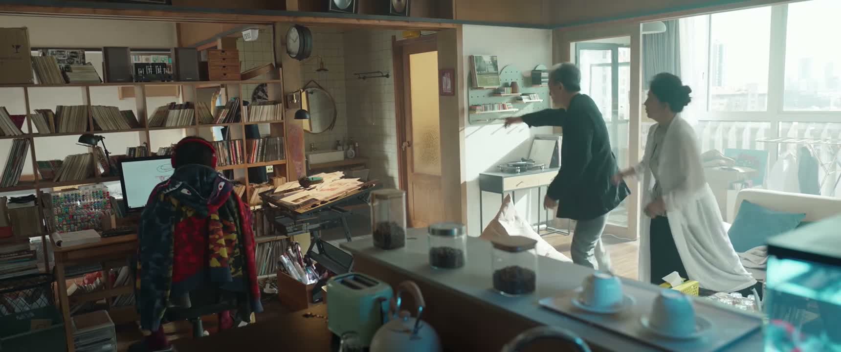 你瞧瞧你这屋里头这乱七八糟的