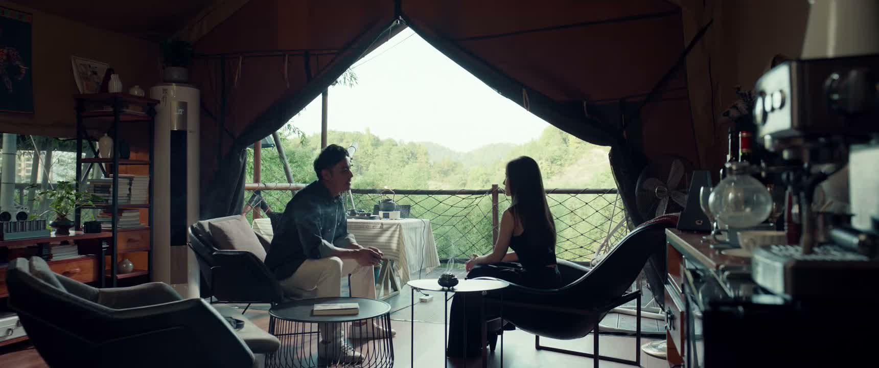 一边深呼吸的时候 一边