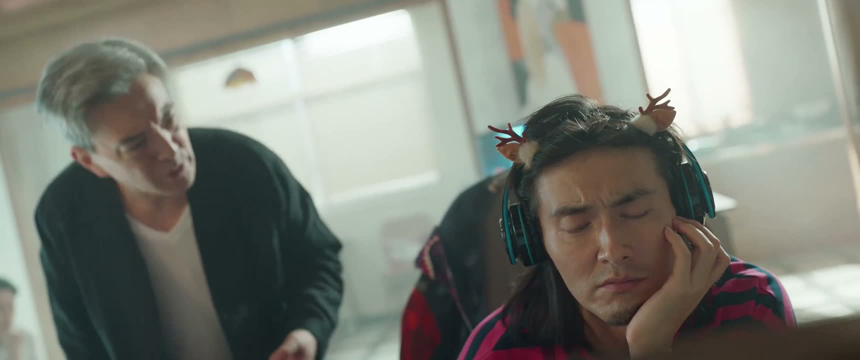 再说人那模样 长得也不差