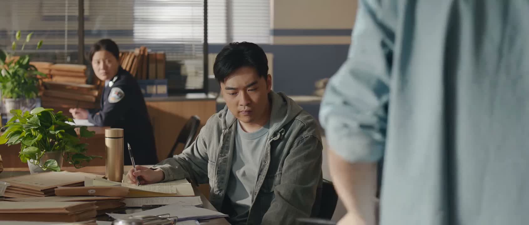 而且他释放这个烟雾弹