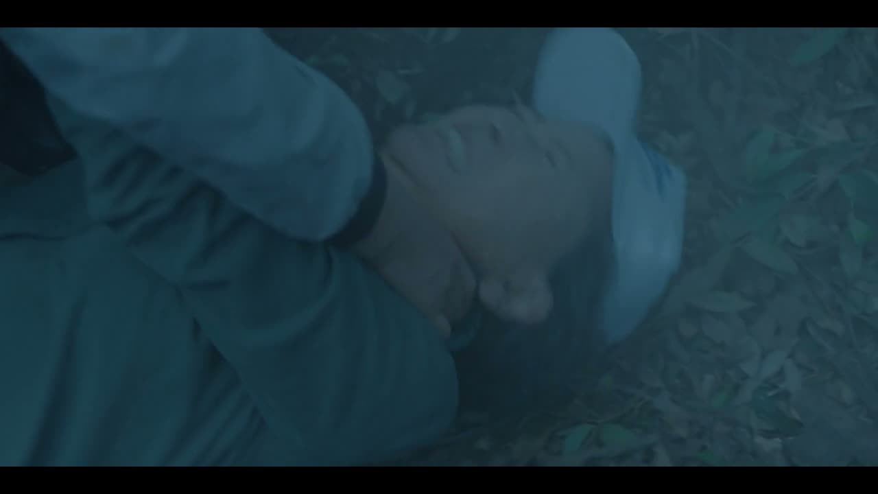 他就和你妈撕扯