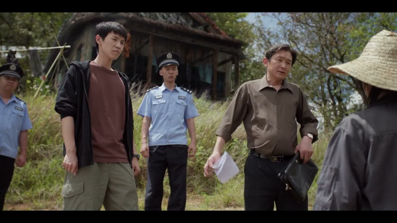 现在对你 依法拘留