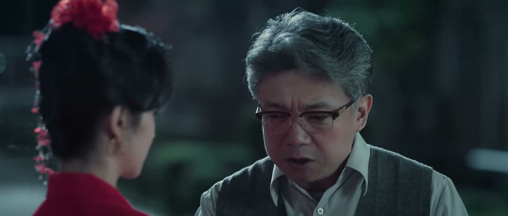紧紧地把握在自己手里