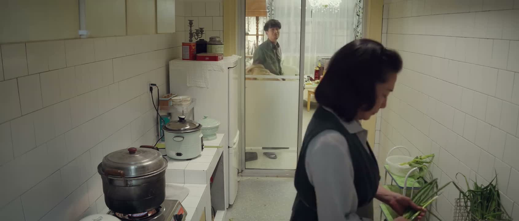 咱先吃嘛 赶明儿再给她买啊