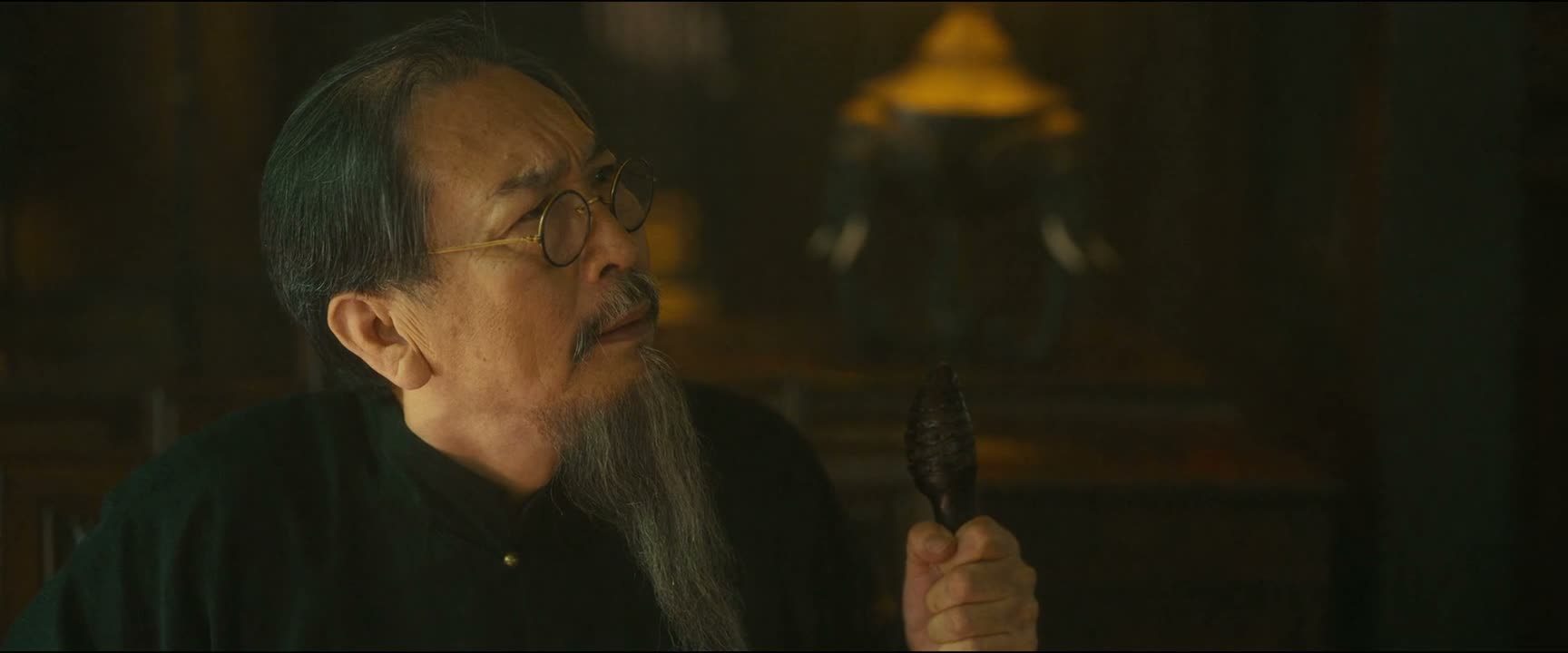 我们一帮蠢蛋 紧赶慢赶赶到柳镇