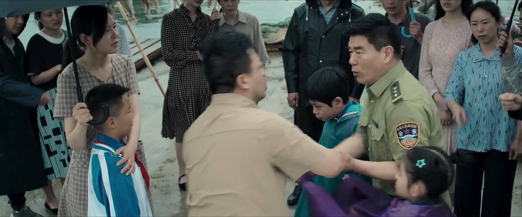 别动手 有话好好说 大人不许欺负小孩