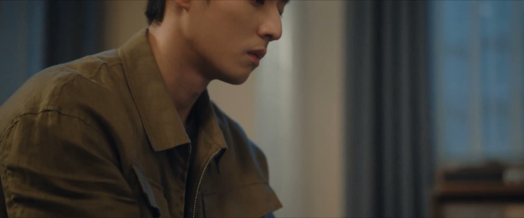 我站在洗手台前