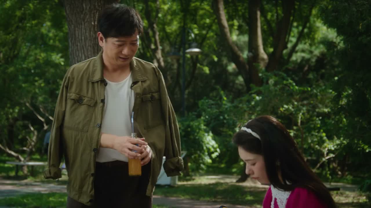 这儿 这儿 还有一瓶呢