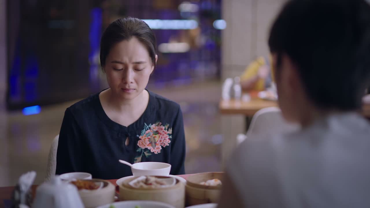你哭了两天就同意了