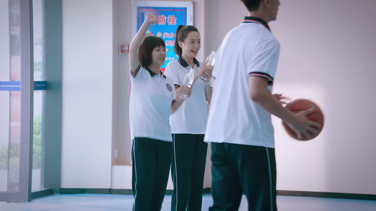 小哥小哥 等一下等一下