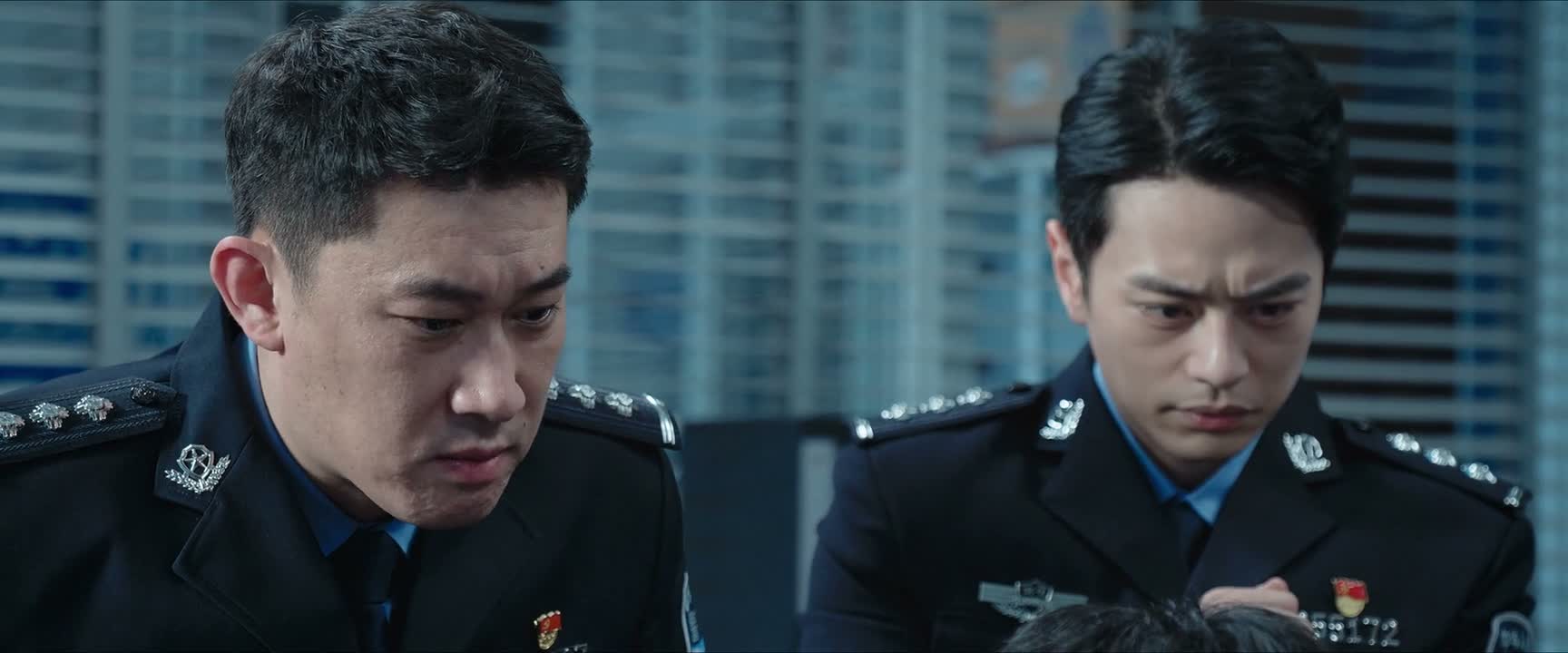 那哥们吓得 到现在都没起得来床