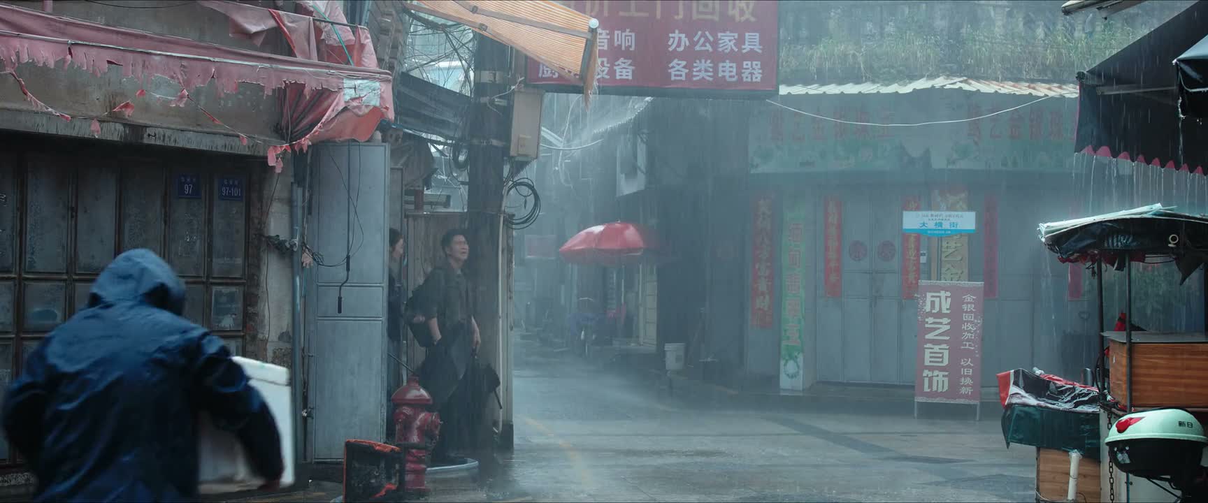 这边儿城区也太老了 连个监控也没有