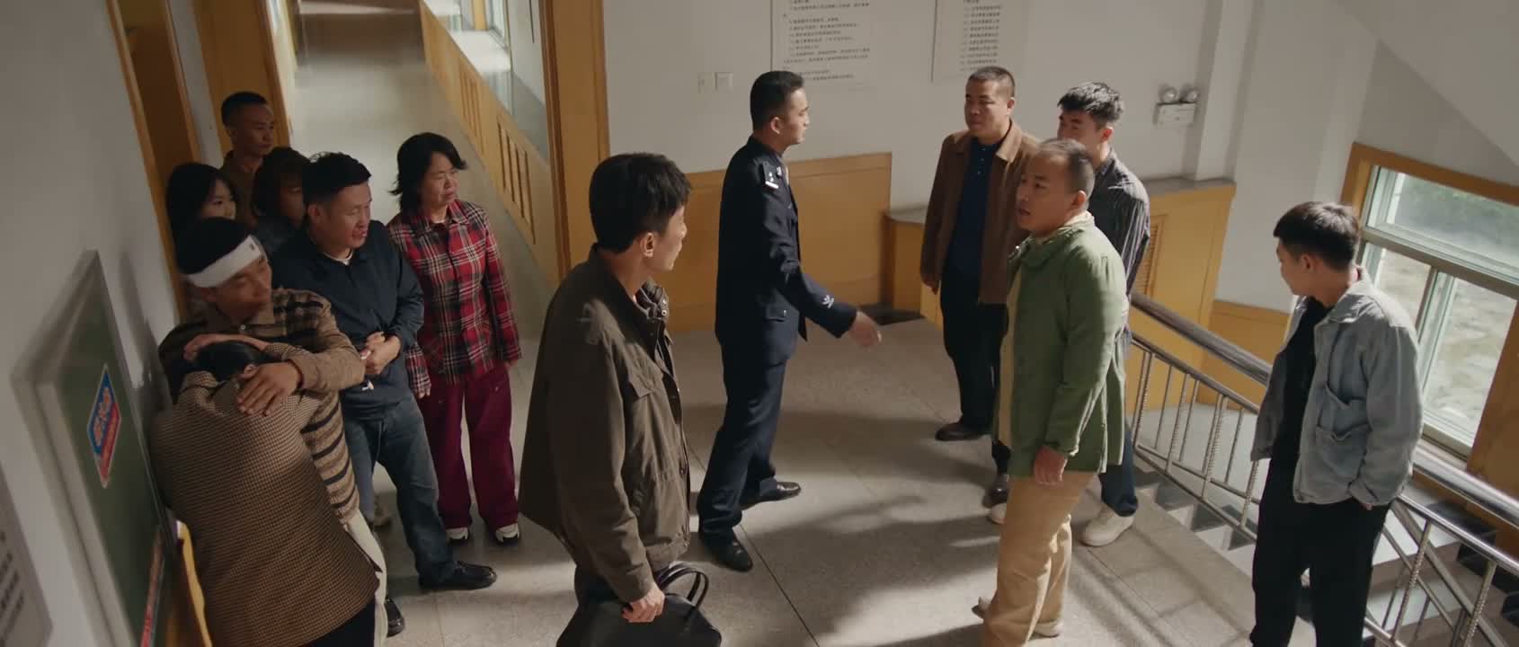 警官 做完笔录了