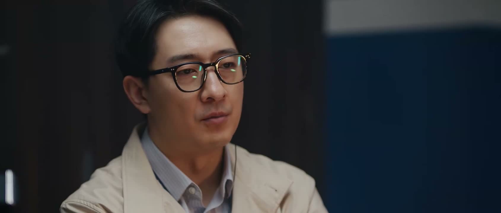 有没有什么亲戚朋友跟他来往过