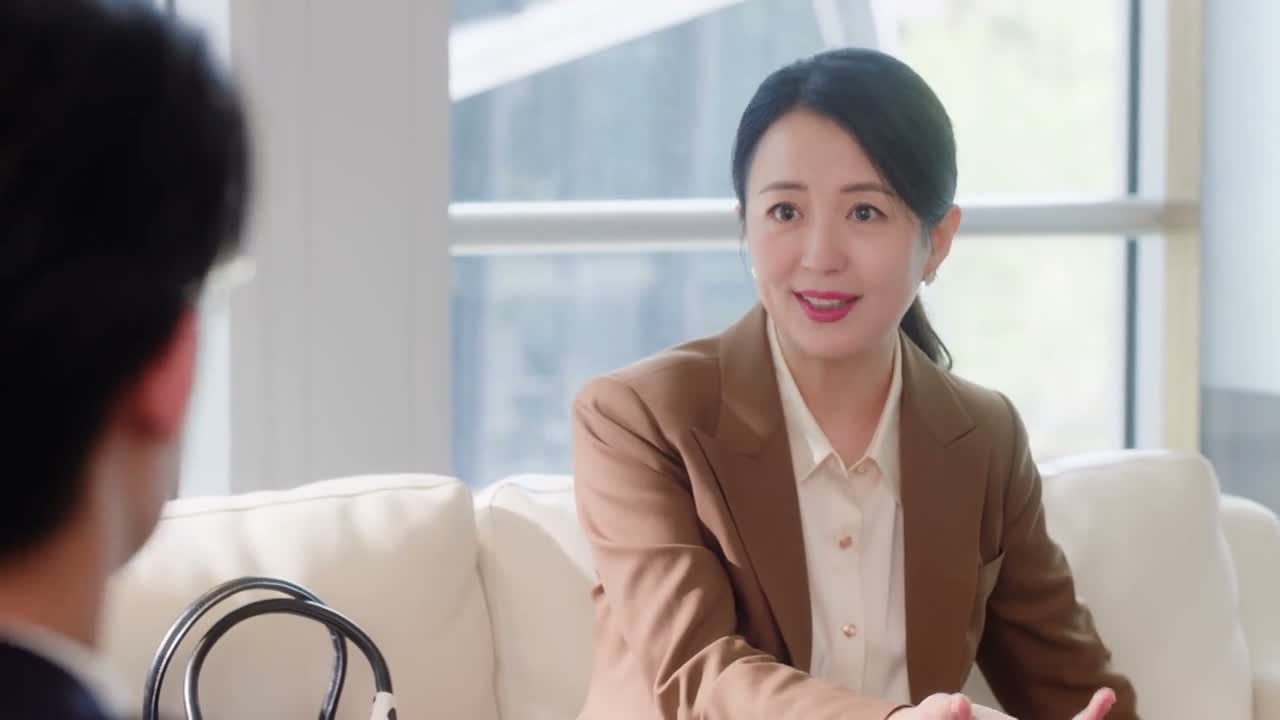 不能硬来吧 我保不住她