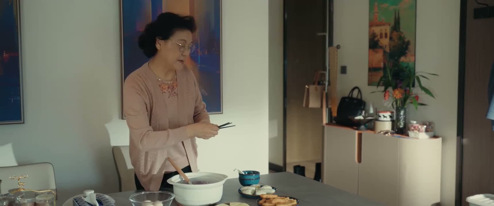 看你爸妈忙得 连说句话的工夫都没有