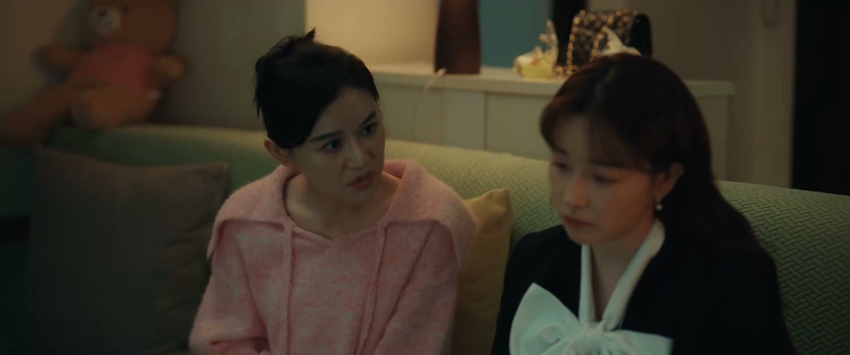 我觉得那女的说话挺解气呀