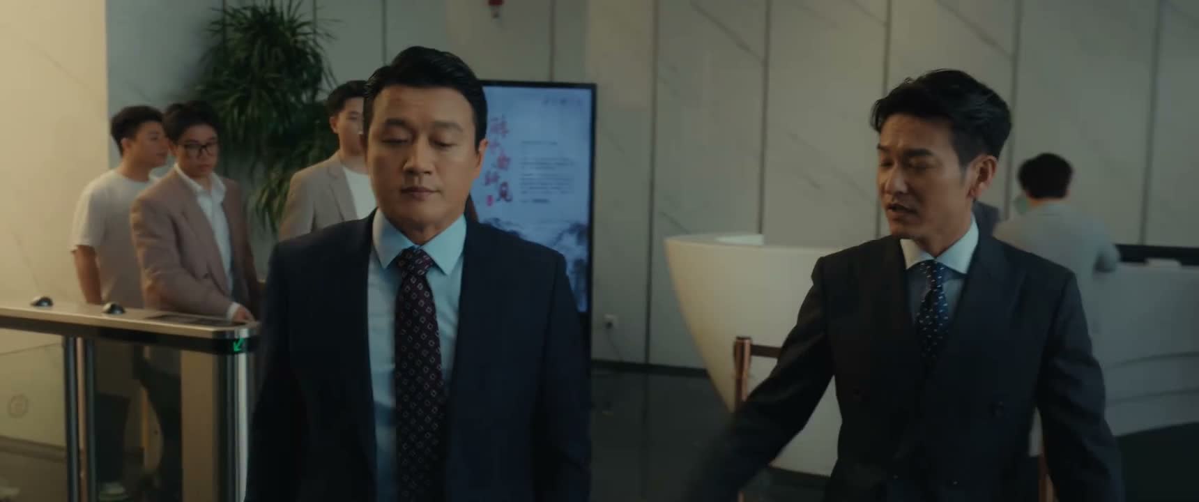 这样 咱们晚上 我找个地儿好好喝一顿