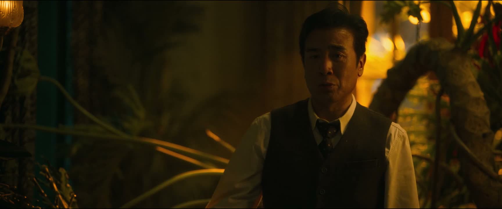 他从小跟我一起长大的