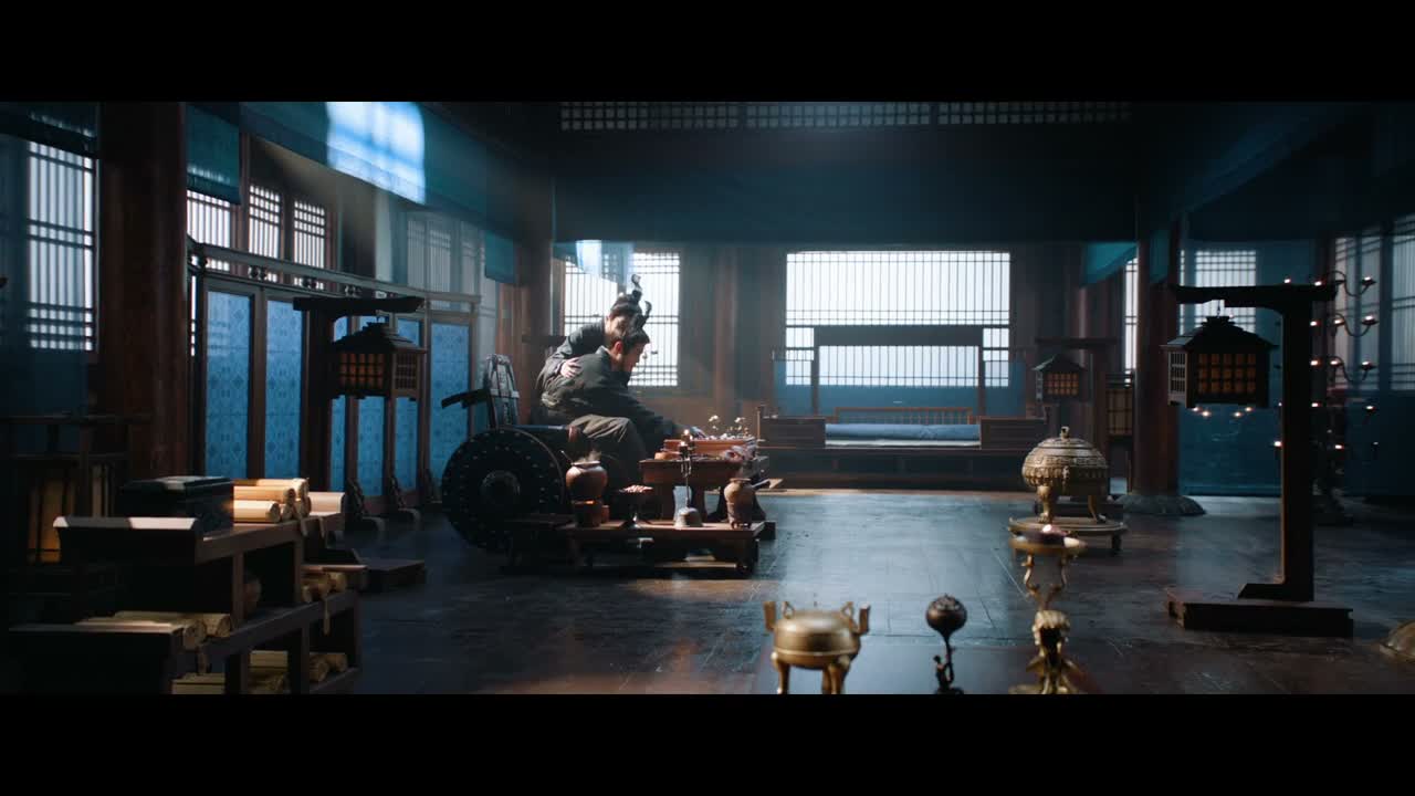 还是隐姓埋名?