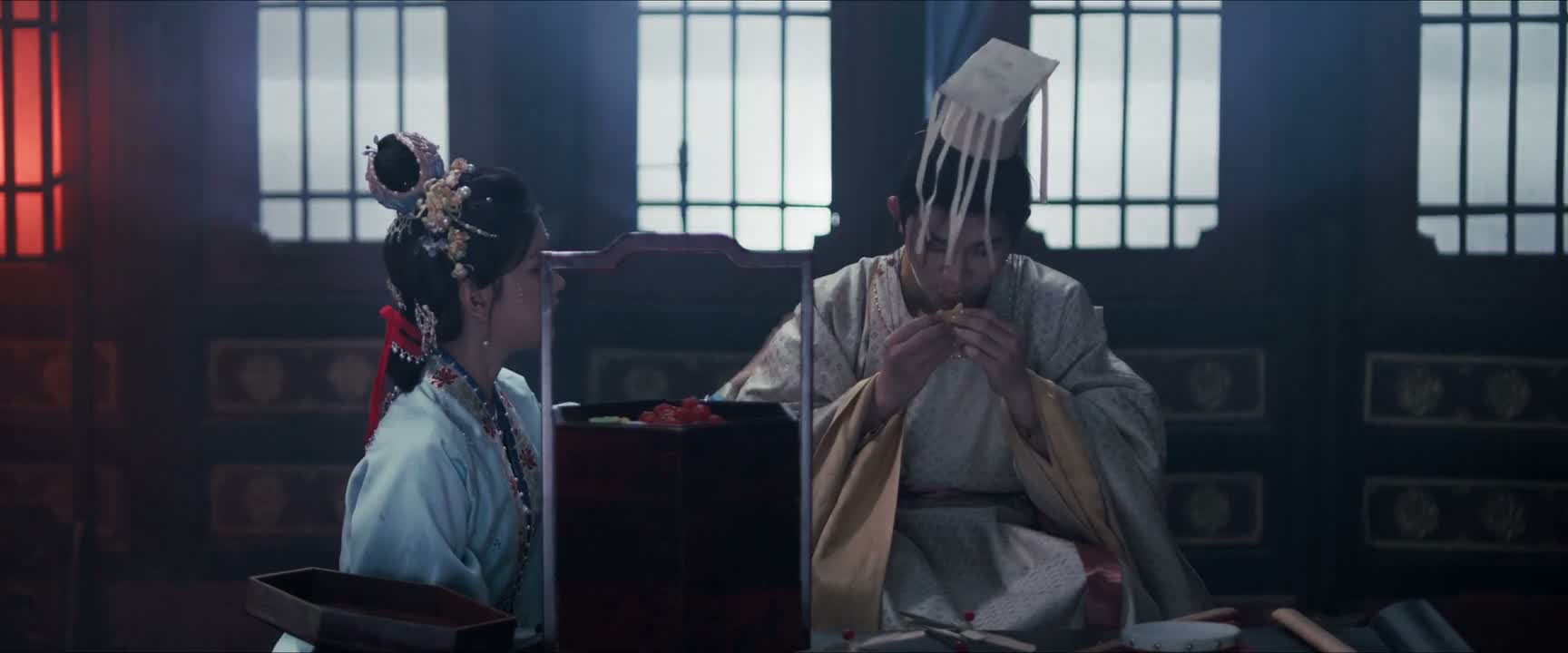 慢点吃 别噎着