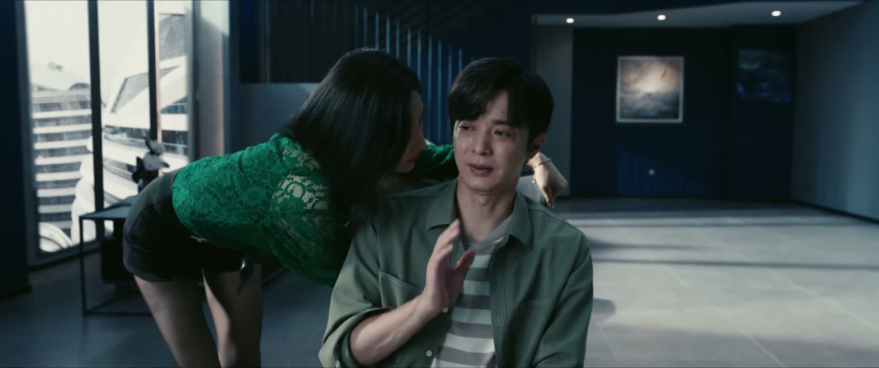 麻烦您别离我那么近